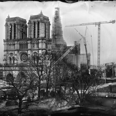 Notre Dame de Paris © Tomas van Houtryve